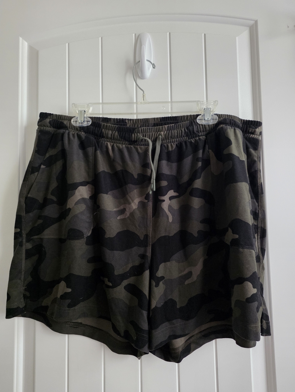 Old Navy Active Olive Green Performance Shorts Sz XL